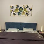 Kashi Awahan! Modern Themed Room Near Vishvanath Temple